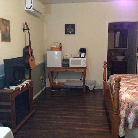 Swan Song Inn Marshfield Εξωτερικό φωτογραφία